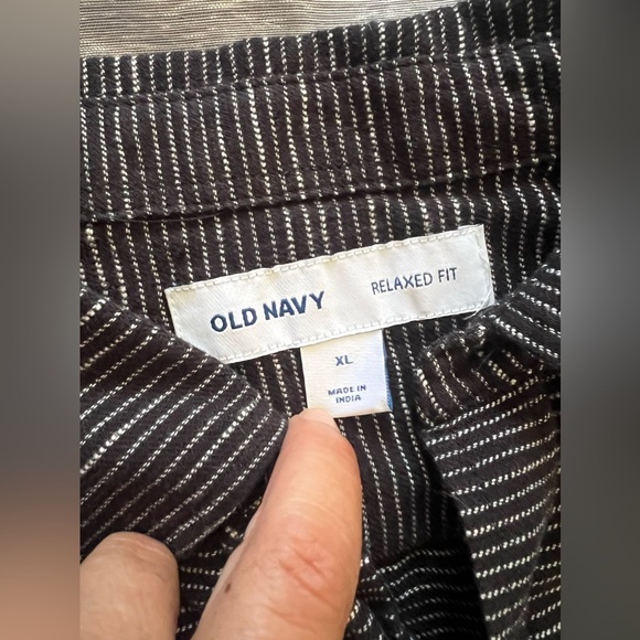 Old Navy Relaxed fit Short Sleeve shirt size XL - Picture 4 of 7